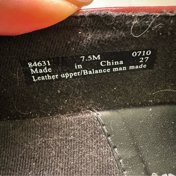 Clarks Womens size 7.5 Burgundy Leather Slip-On Casual Wedge‎ Loafers - Picture 8 of 8